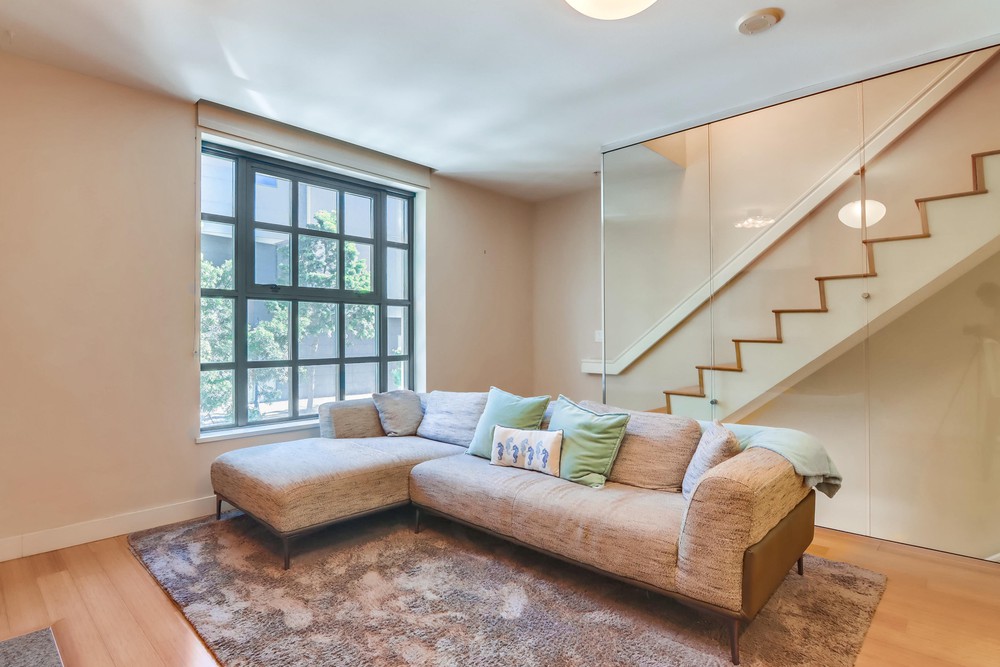 Virtual tour photo 12 of 38 for 700 W E St