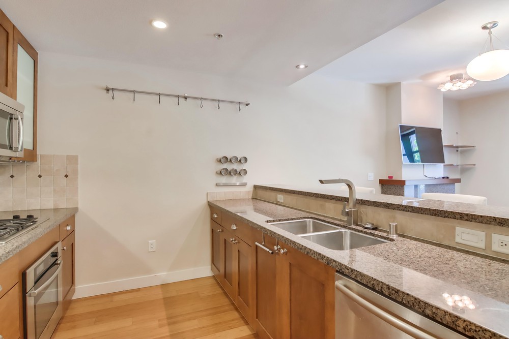Virtual tour photo 19 of 38 for 700 W E St