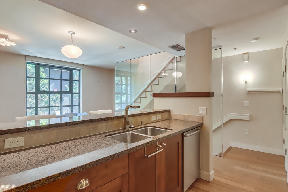 Virtual tour photo 21 of 38 for 700 W E St