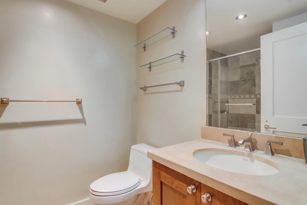 Virtual tour photo 28 of 38 for 700 W E St