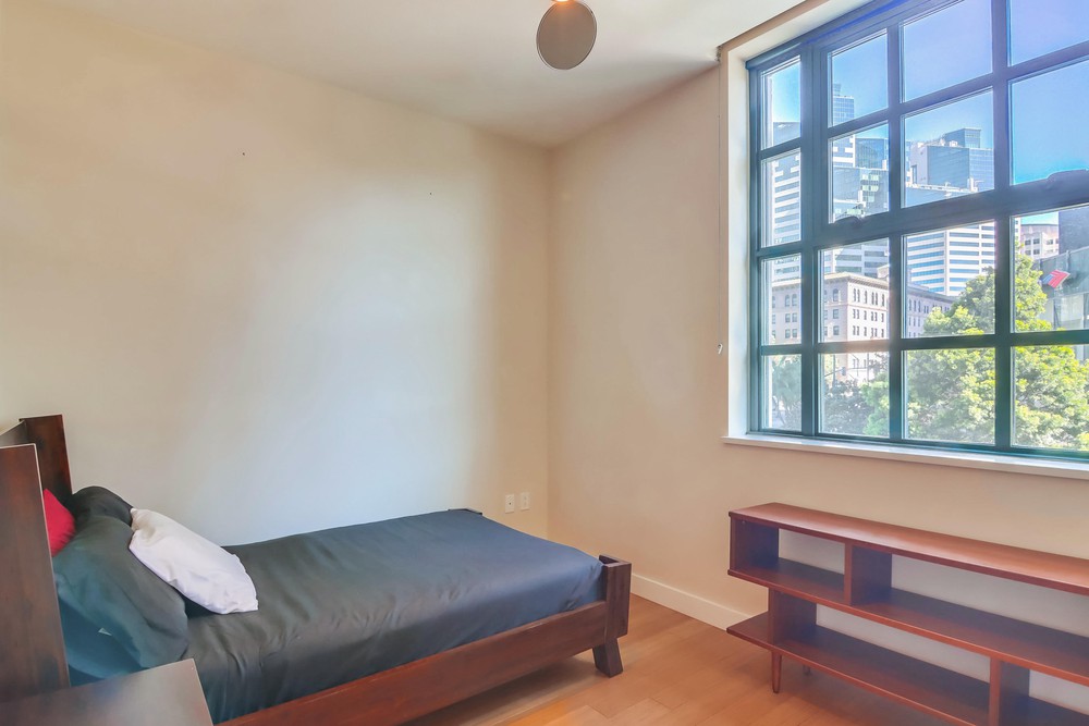 Virtual tour photo 32 of 38 for 700 W E St