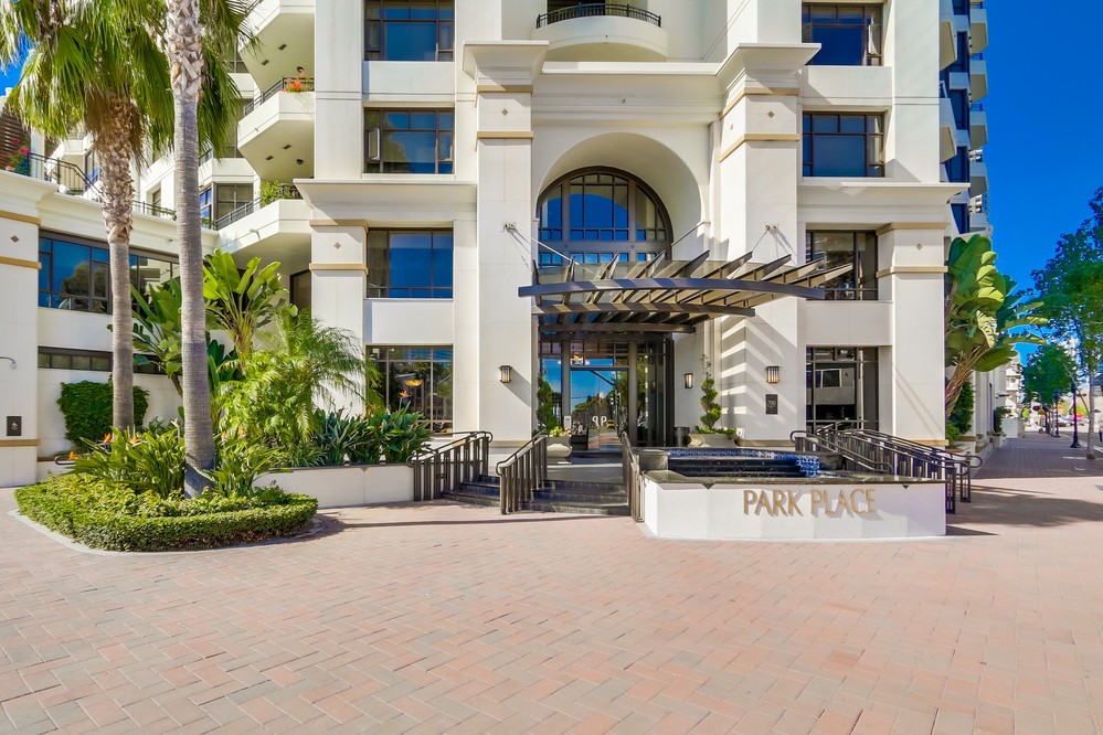 Virtual tour photo 52 of 82 for 700 W Harbor Dr #1406