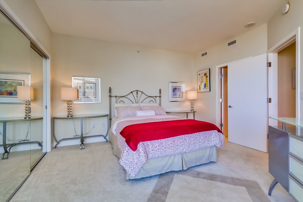 Virtual tour photo 24 of 82 for 700 W Harbor Dr #1406