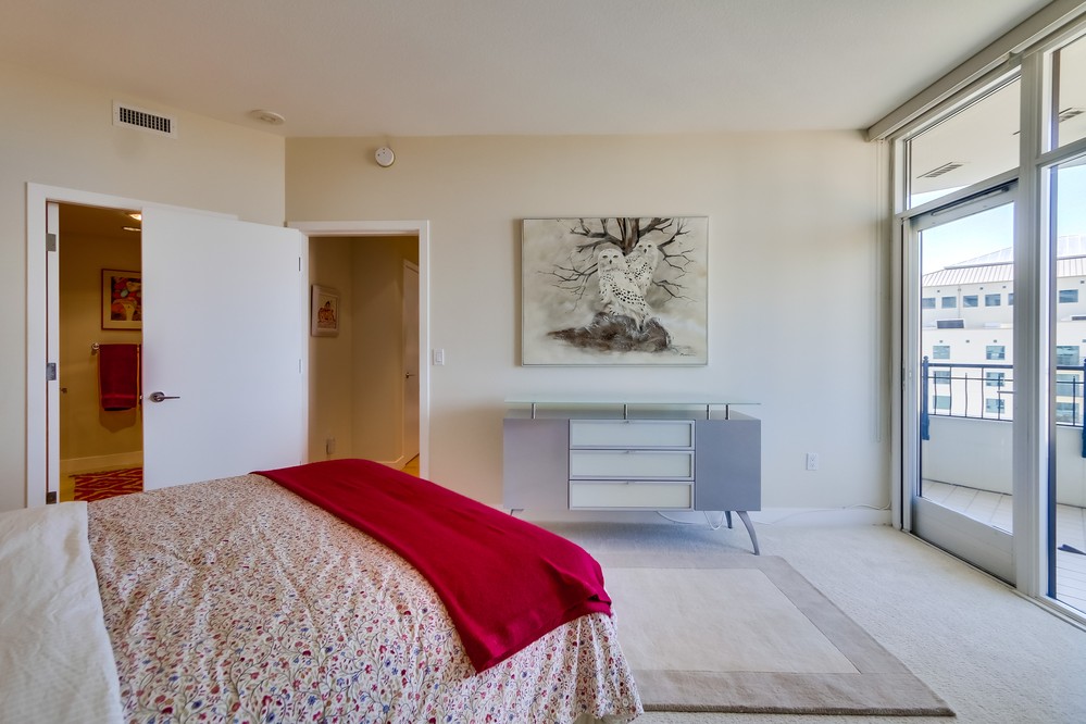 Virtual tour photo 25 of 82 for 700 W Harbor Dr #1406
