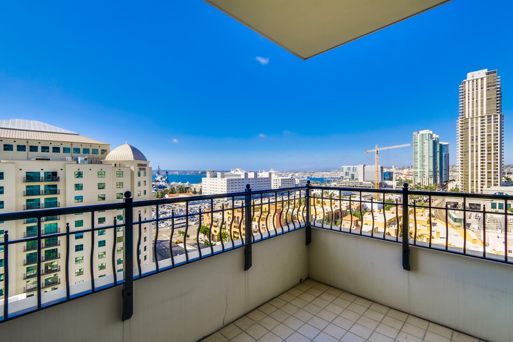 Virtual tour photo 19 of 82 for 700 W Harbor Dr #1406