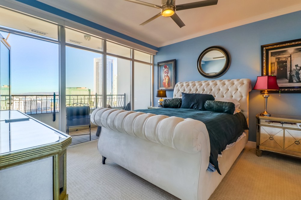 Virtual tour photo 25 of 61 for 700 W Harbor Dr UNIT 1505