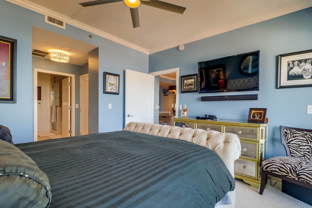 Virtual tour photo 28 of 61 for 700 W Harbor Dr UNIT 1505