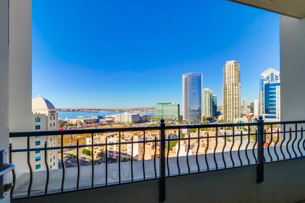 Virtual tour photo 32 of 61 for 700 W Harbor Dr UNIT 1505