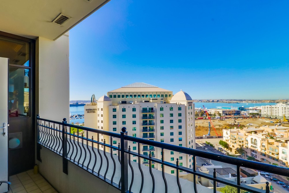 Virtual tour photo 33 of 61 for 700 W Harbor Dr UNIT 1505