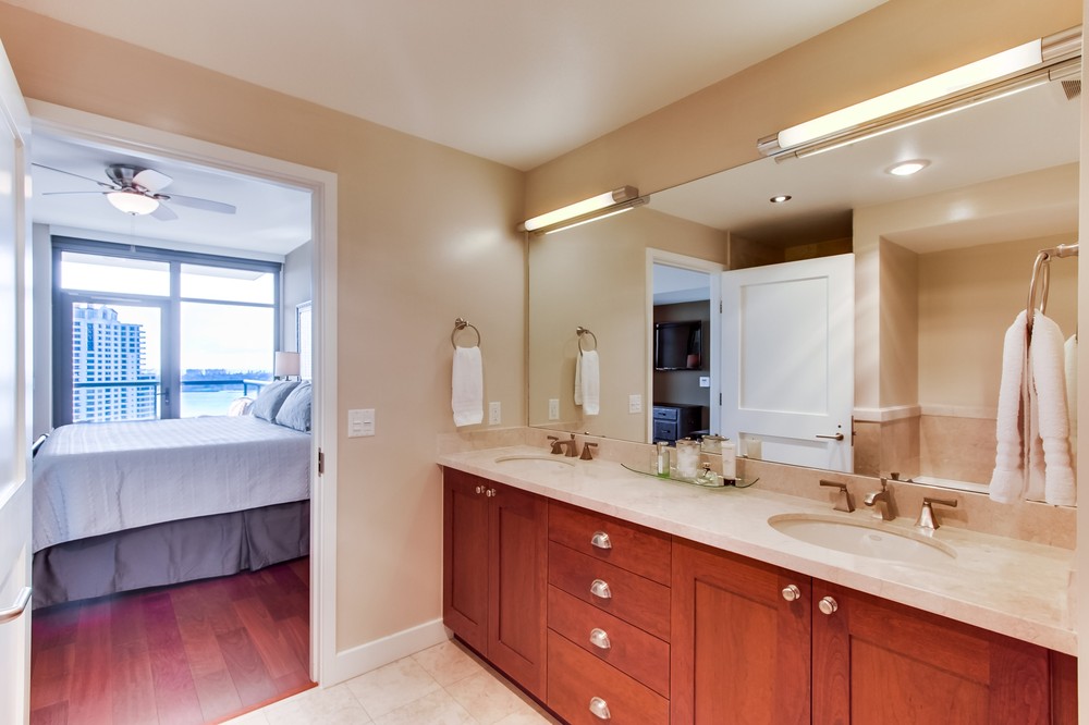 Virtual tour photo 21 of 42 for 700 West E Street #2206