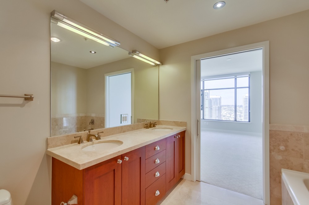 Virtual tour photo 31 of 56 for 700 West E Street #2803