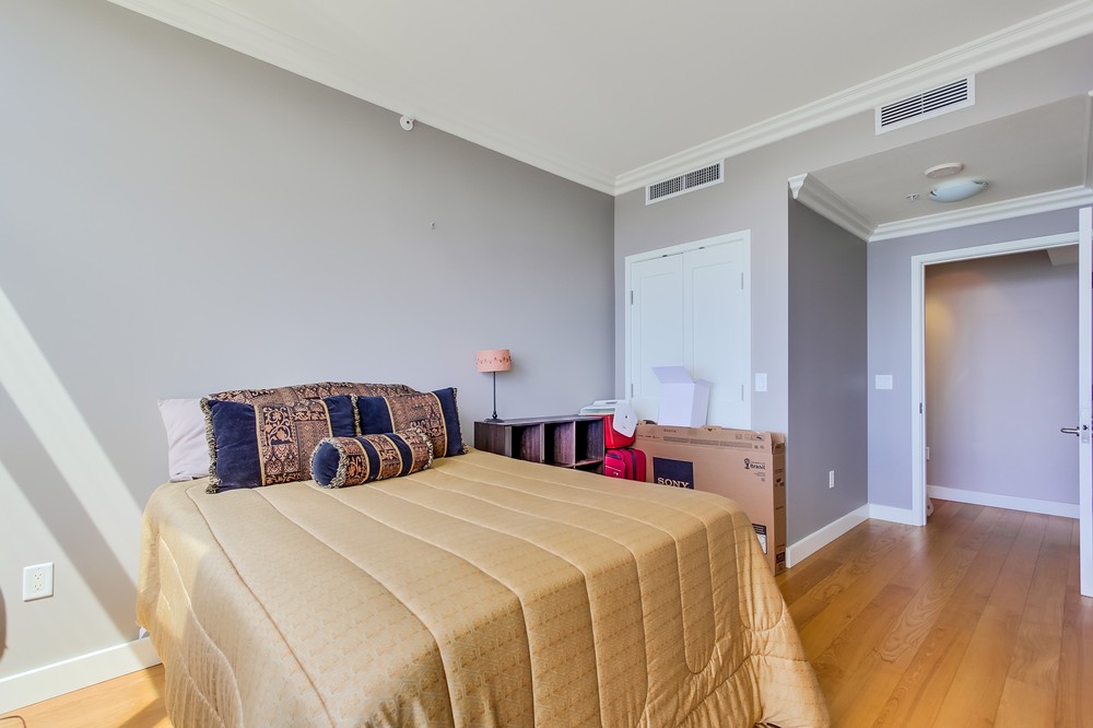 Virtual tour photo 31 of 45 for 700 West E Street #3701