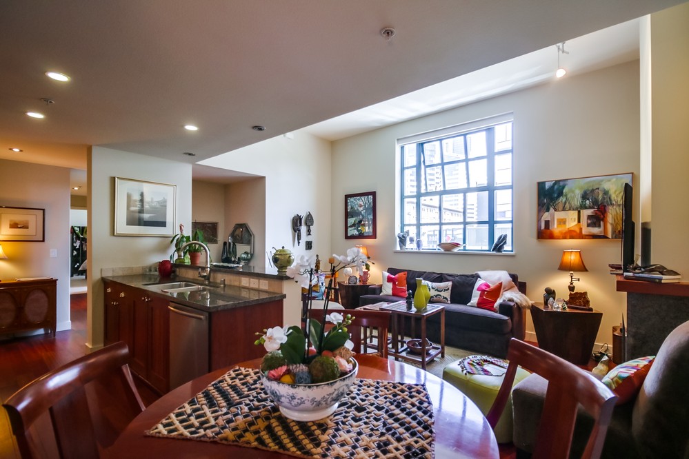 Virtual tour photo 21 of 47 for 700 West E Street #405