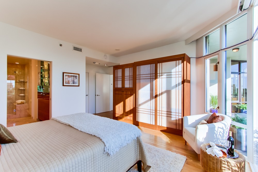 Virtual tour photo 19 of 52 for 700 West Harbor Drive #304