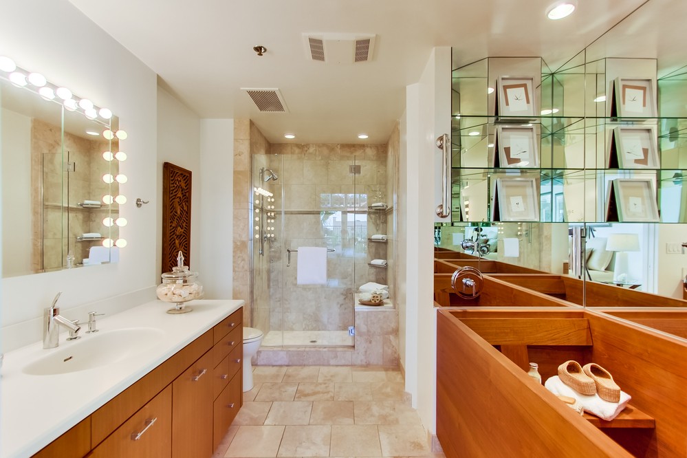 Virtual tour photo 20 of 52 for 700 West Harbor Drive #304