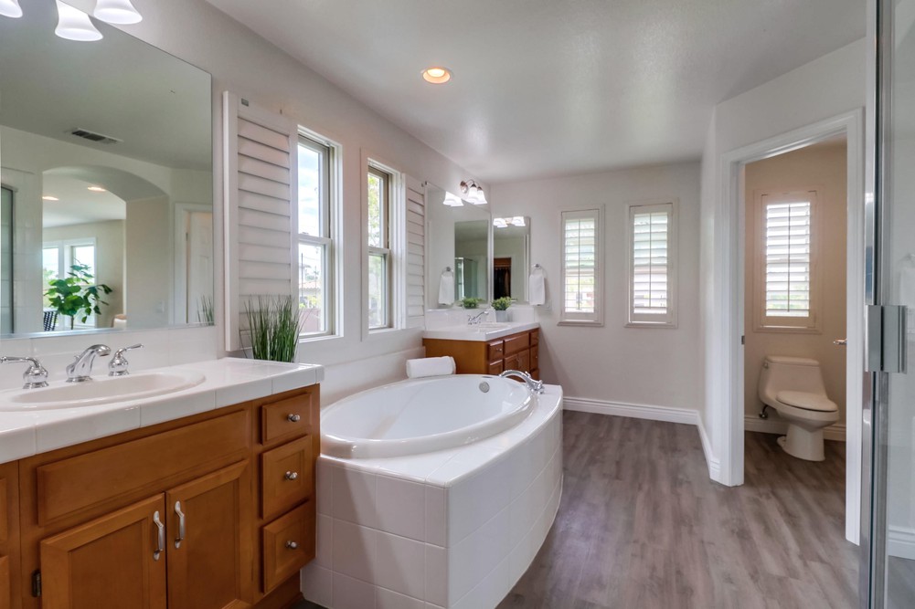 Virtual tour photo 43 of 84 for 7003 Sherbourne Ln