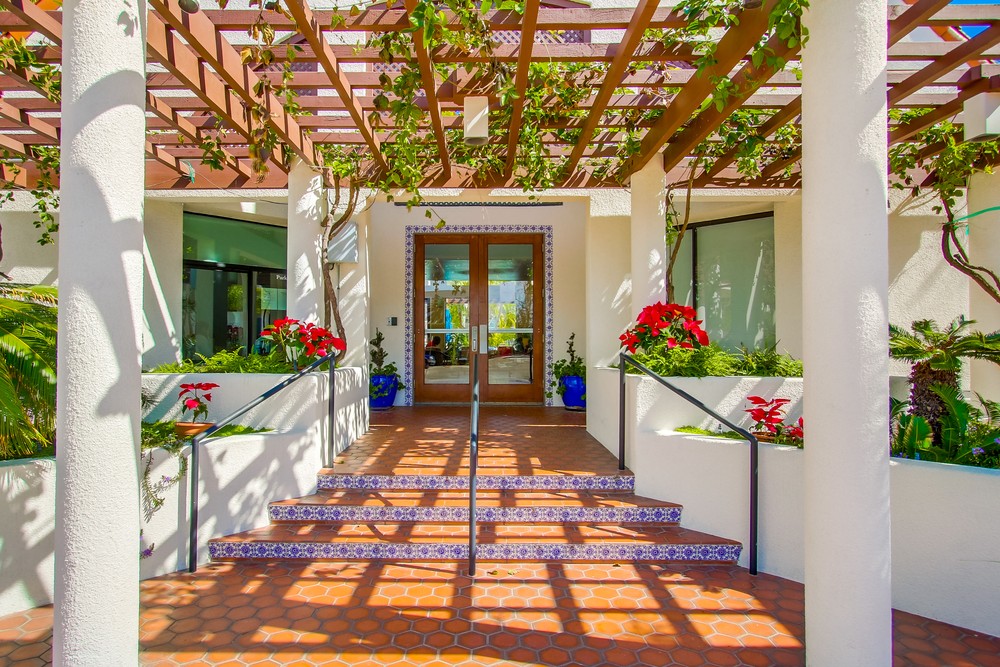 Virtual tour photo 53 of 68 for 701 Kettner Blvd #18