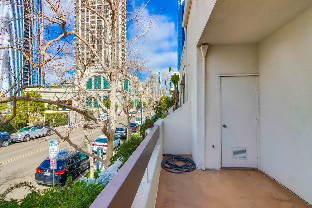 Virtual tour photo 31 of 48 for 701 Kettner Blvd UNIT 113