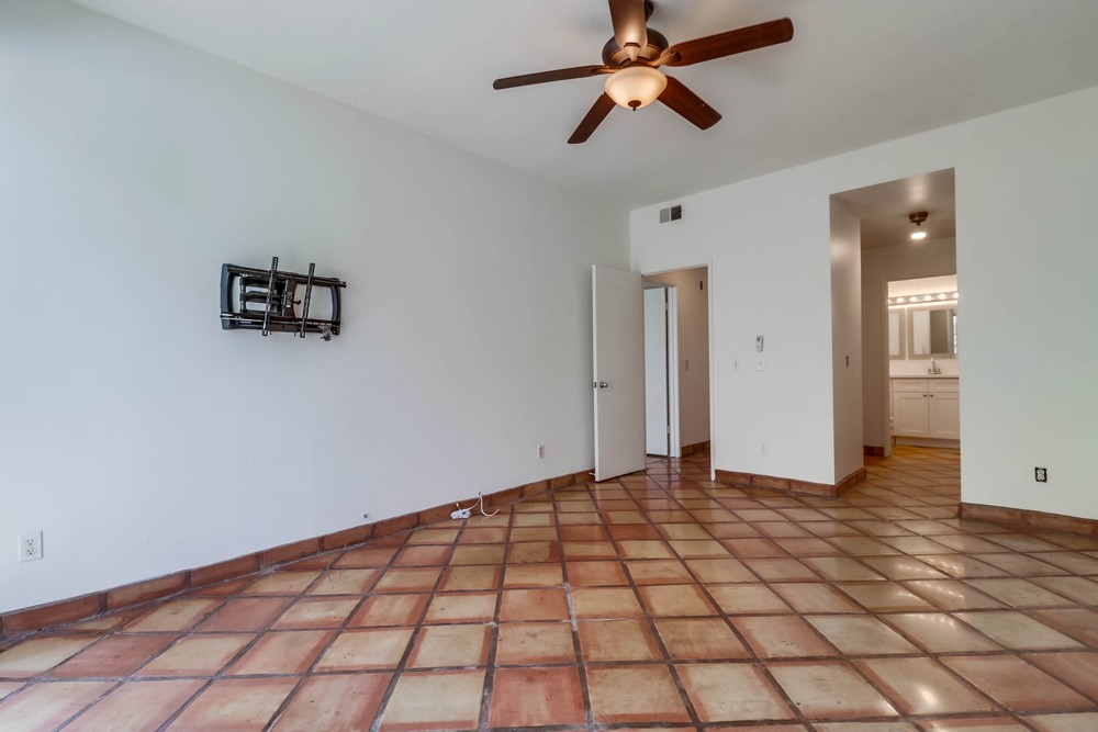 Virtual tour photo 21 of 41 for 701 Kettner Blvd UNIT 119