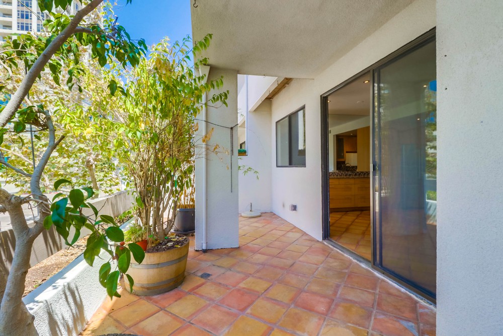 Virtual tour photo 32 of 41 for 701 Kettner Blvd UNIT 119
