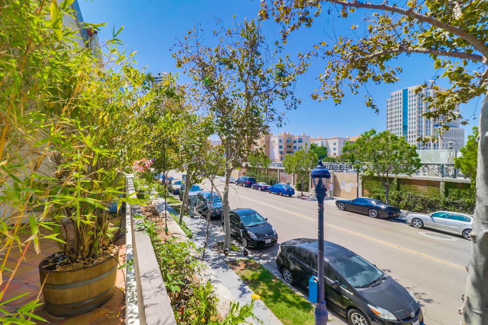 Virtual tour photo 34 of 41 for 701 Kettner Blvd UNIT 119