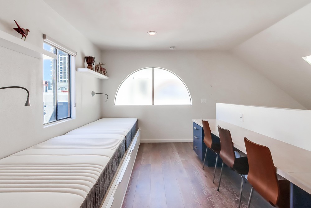 Virtual tour photo 35 of 53 for 701 Kettner Blvd UNIT 12