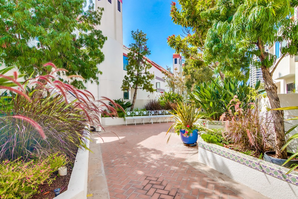 Virtual tour photo 6 of 53 for 701 Kettner Blvd UNIT 128