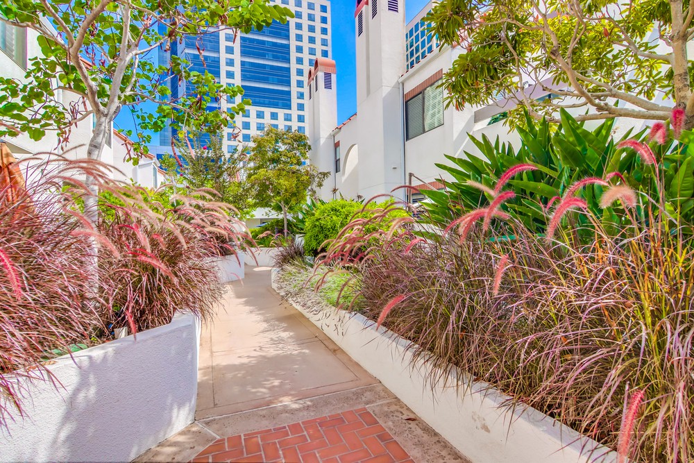 Virtual tour photo 7 of 53 for 701 Kettner Blvd UNIT 128