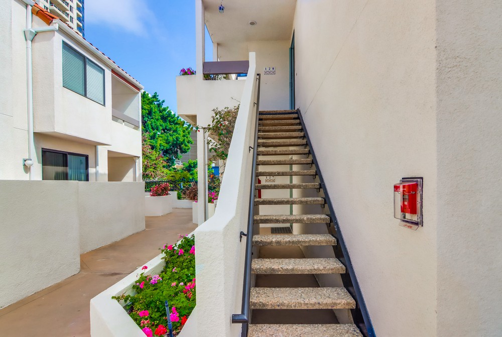 Virtual tour photo 11 of 53 for 701 Kettner Blvd UNIT 128