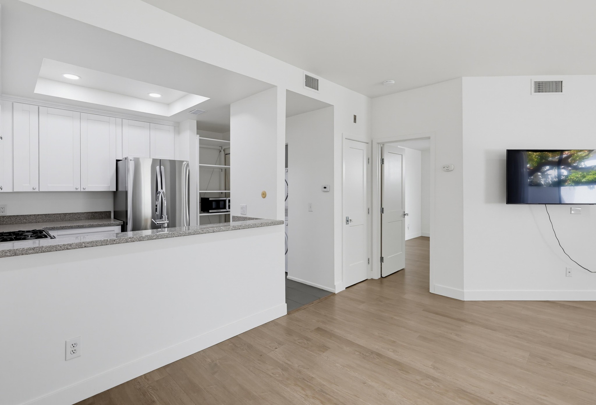 Virtual tour photo 15 of 40 for 701 Kettner Blvd Unit 151