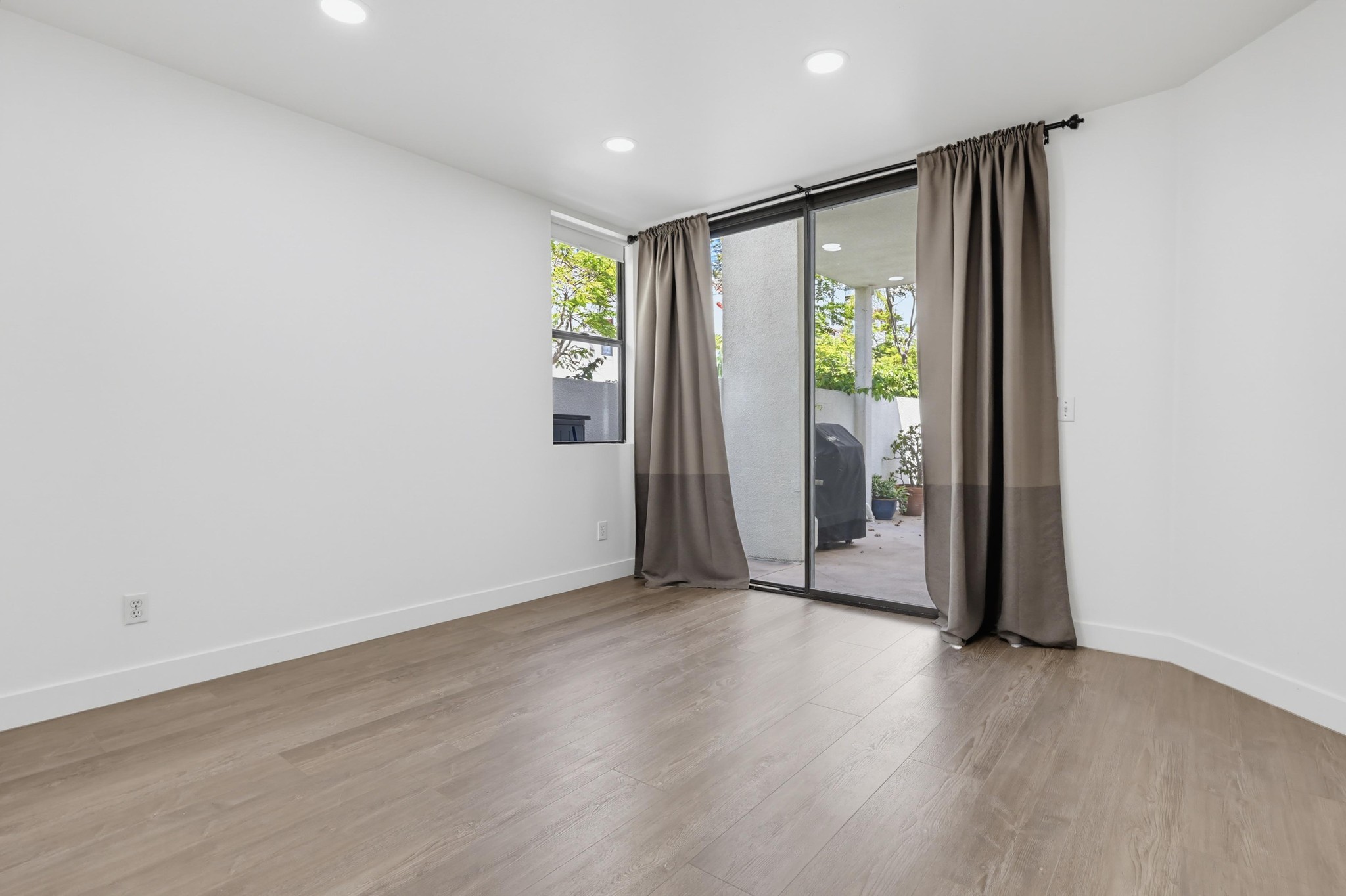 Virtual tour photo 25 of 40 for 701 Kettner Blvd Unit 151