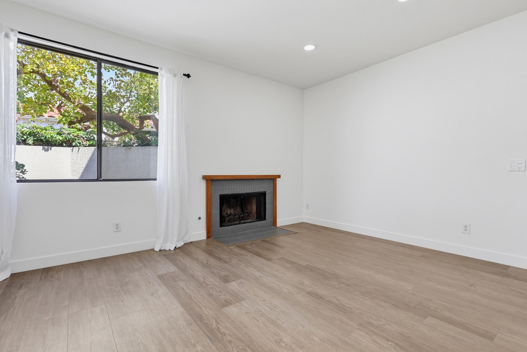 Virtual tour photo 31 of 40 for 701 Kettner Blvd Unit 151