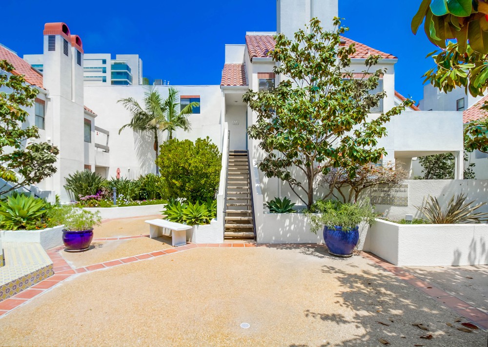 Virtual tour photo 5 of 70 for 701 Kettner Blvd UNIT 172