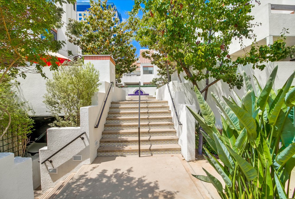Virtual tour photo 10 of 70 for 701 Kettner Blvd UNIT 172