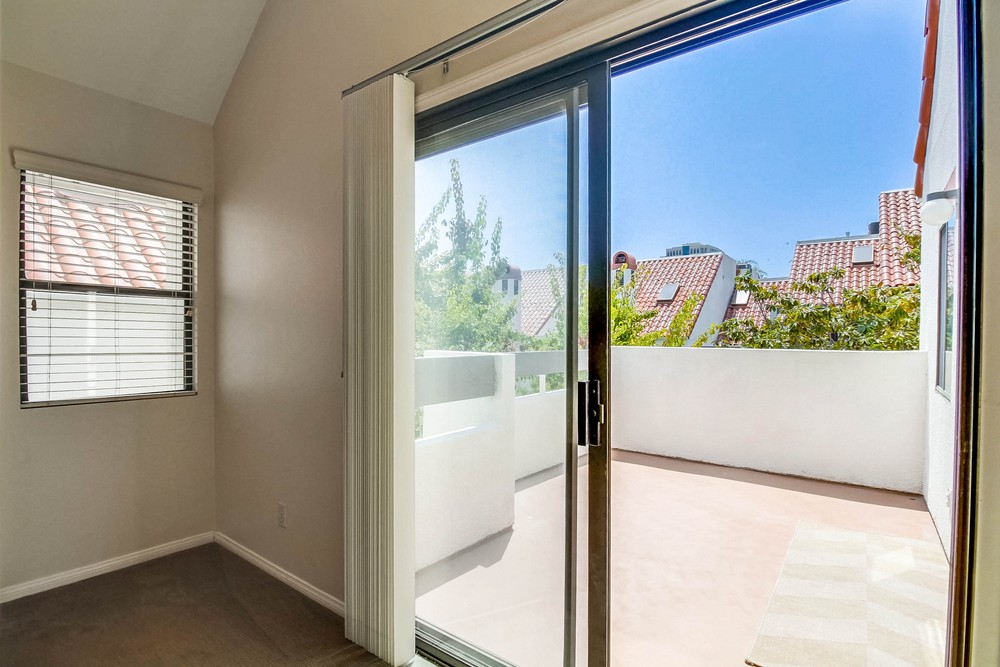 Virtual tour photo 33 of 70 for 701 Kettner Blvd UNIT 172