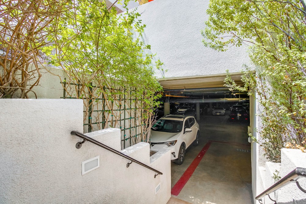 Virtual tour photo 56 of 70 for 701 Kettner Blvd UNIT 172