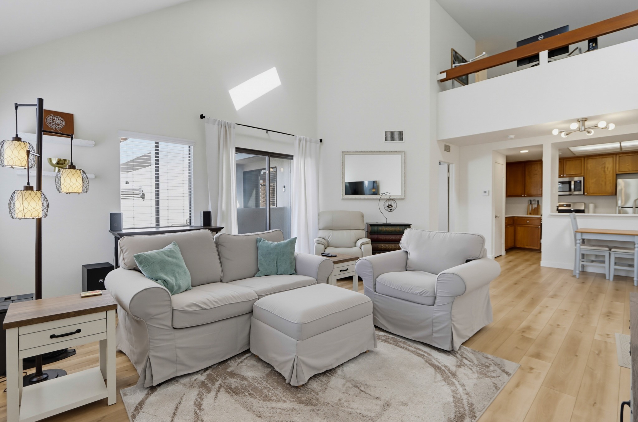 Virtual tour photo 8 of 50 for 701 Kettner Blvd Unit 212