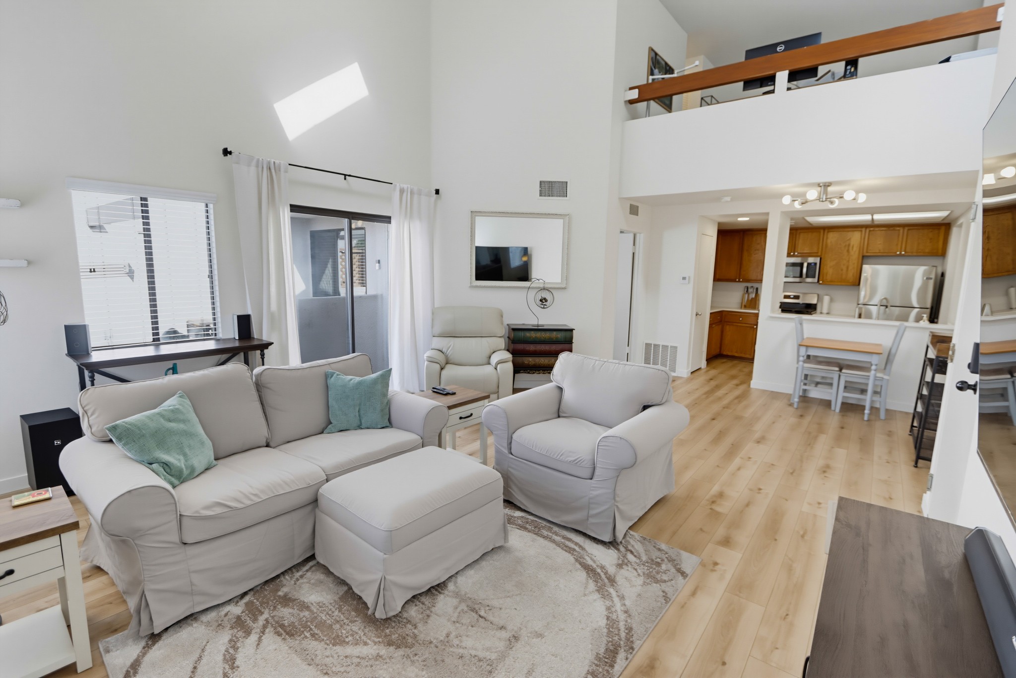 Virtual tour photo 9 of 50 for 701 Kettner Blvd Unit 212