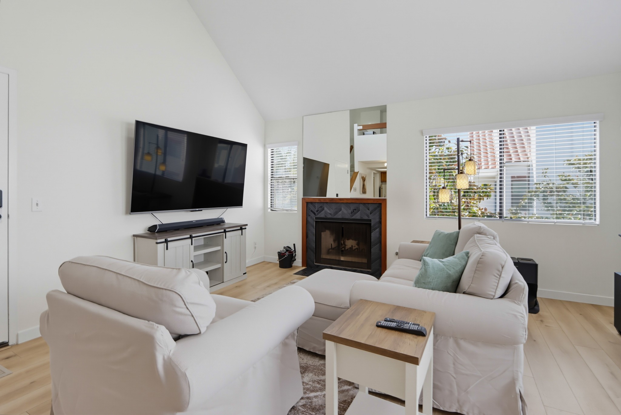 Virtual tour photo 11 of 50 for 701 Kettner Blvd Unit 212