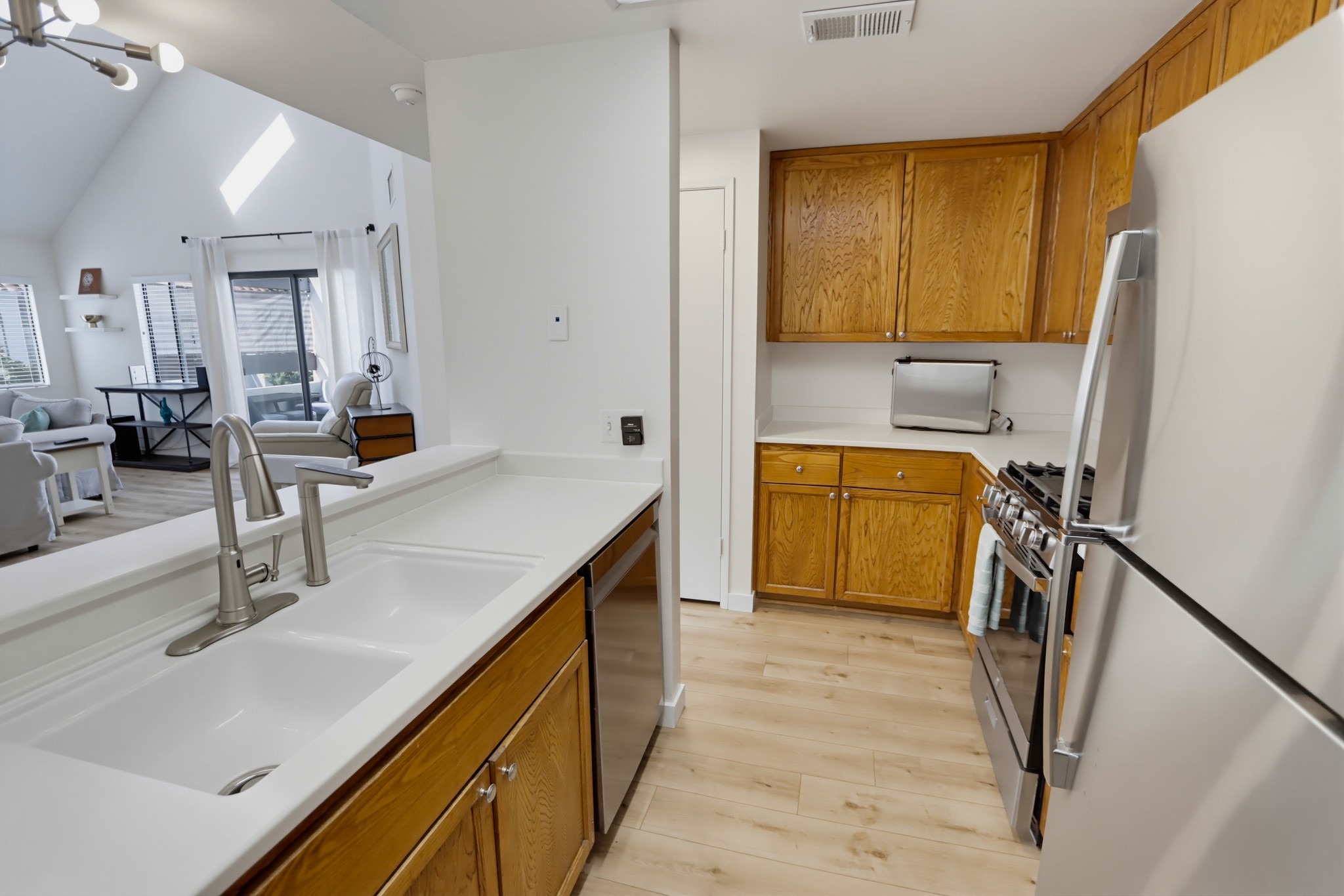 Virtual tour photo 19 of 50 for 701 Kettner Blvd Unit 212
