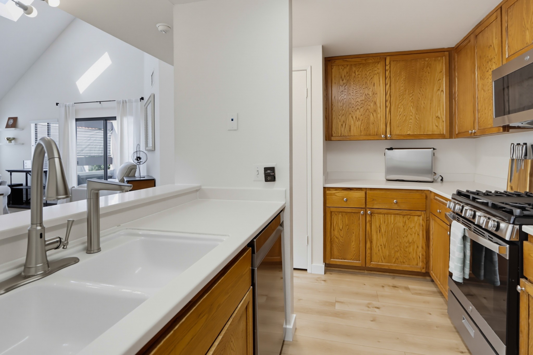 Virtual tour photo 20 of 50 for 701 Kettner Blvd Unit 212