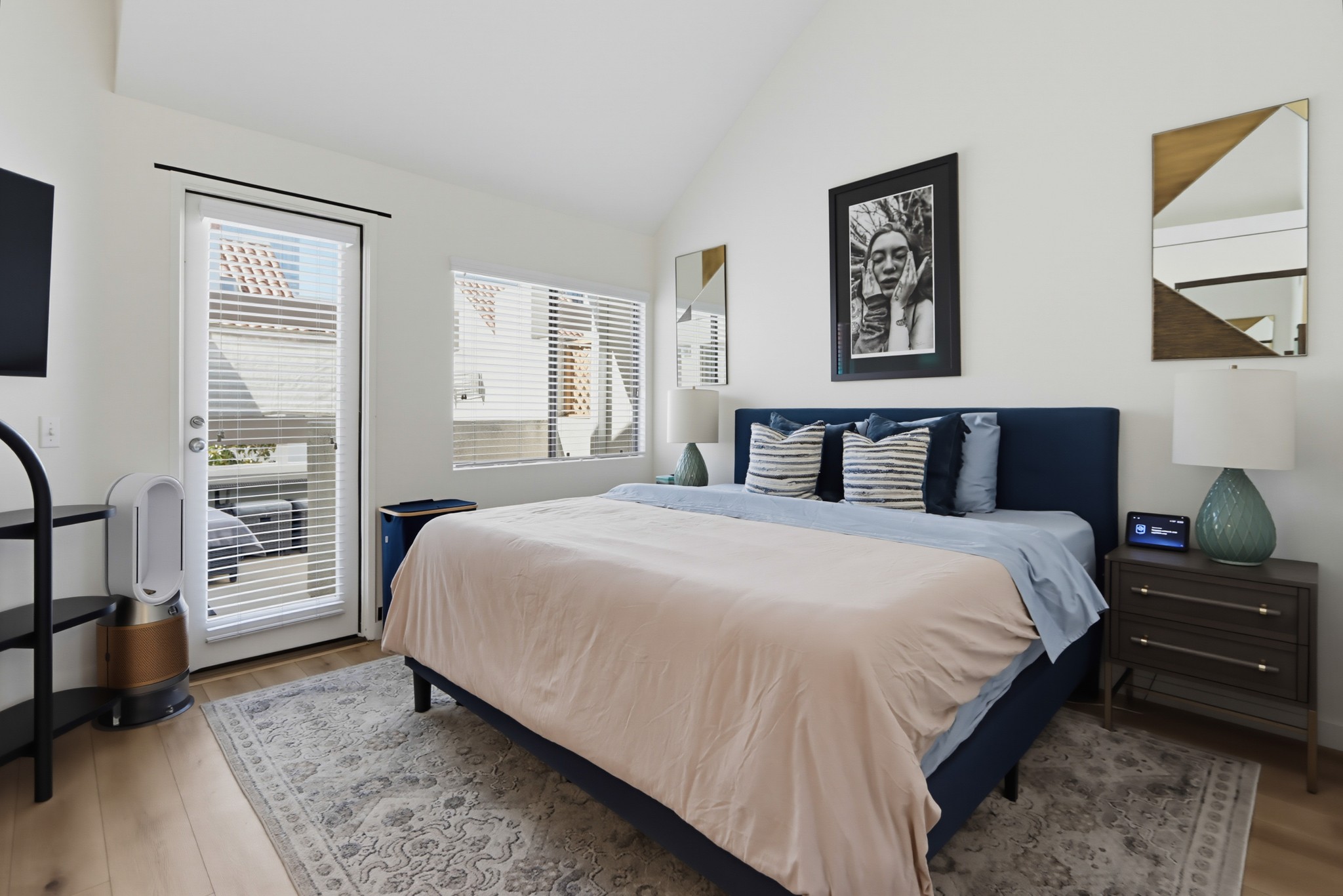 Virtual tour photo 31 of 50 for 701 Kettner Blvd Unit 212
