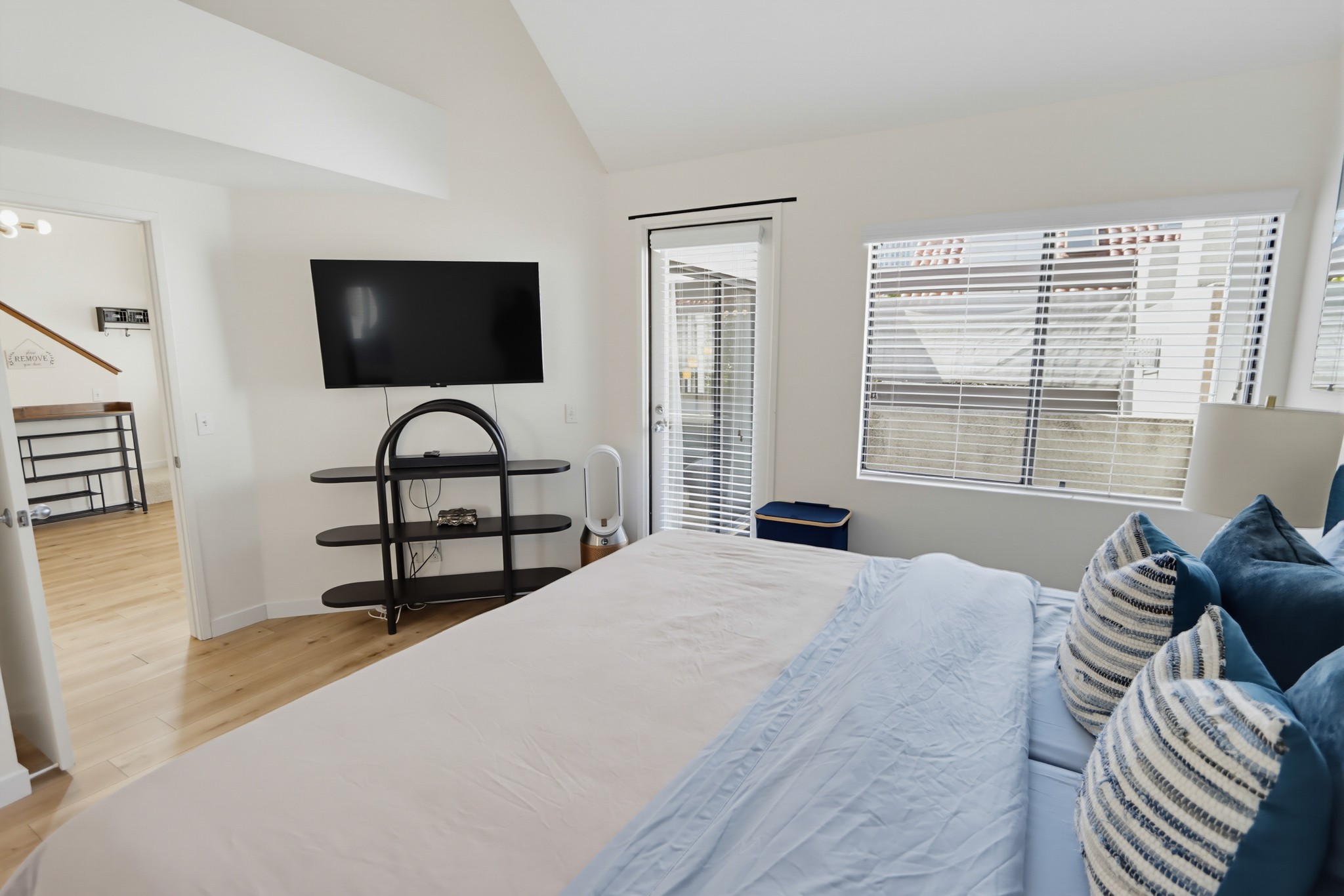 Virtual tour photo 33 of 50 for 701 Kettner Blvd Unit 212
