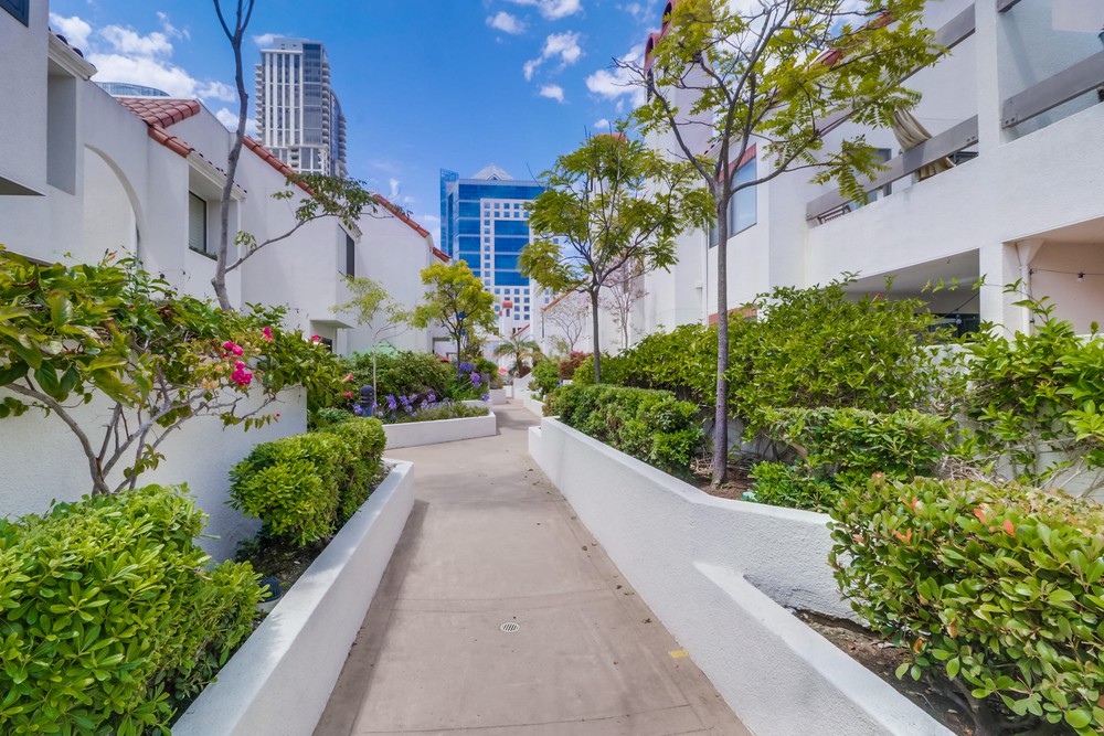 Virtual tour photo 4 of 37 for 701 Kettner Blvd UNIT 36