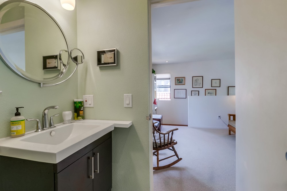 Virtual tour photo 13 of 37 for 701 Kettner Blvd UNIT 36