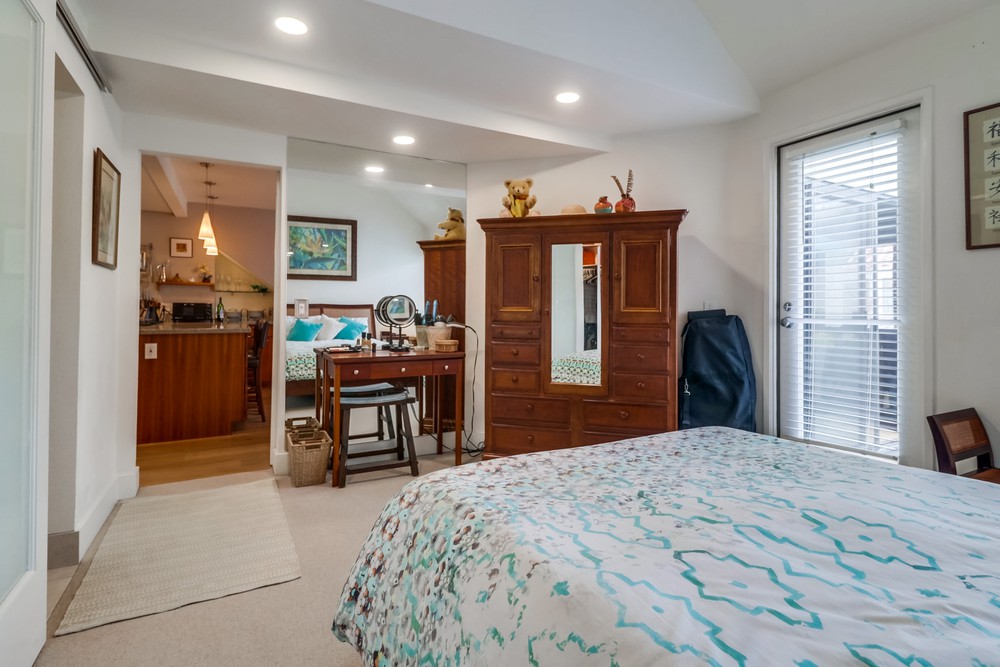 Virtual tour photo 31 of 37 for 701 Kettner Blvd UNIT 36