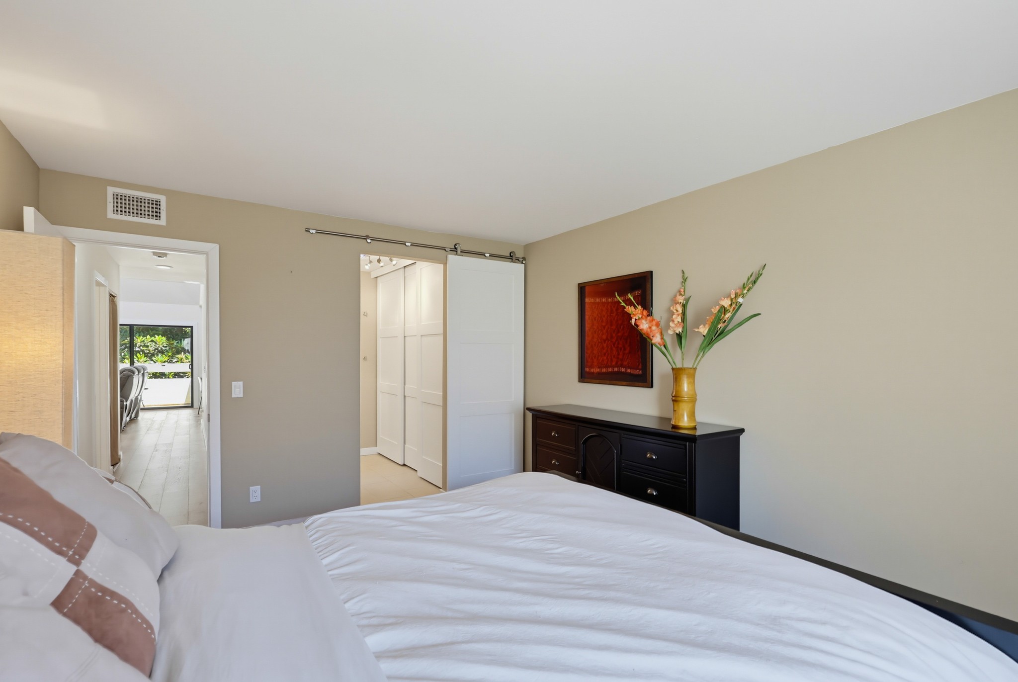 Virtual tour photo 50 of 61 for 701 Kettner Blvd Unit 4