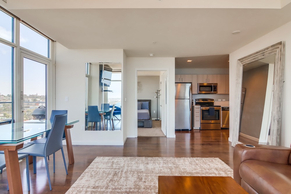 Virtual tour photo 10 of 27 for 701 W Beech St