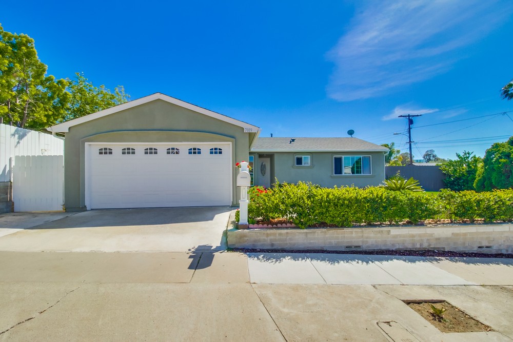 7019 Beagle St Rancho Photos