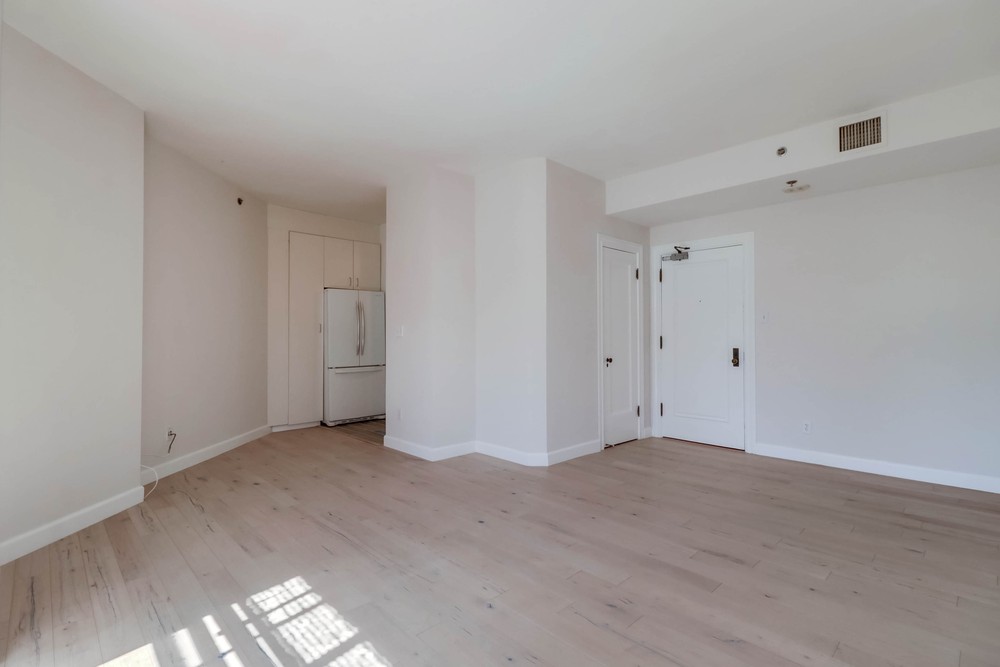 Virtual tour photo 10 of 21 for 702 Ash St